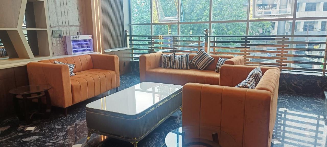 Hotel Sadhana Palace 마투라 외부 사진