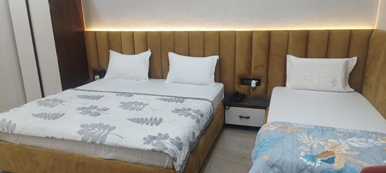 Hotel Sadhana Palace 마투라 외부 사진